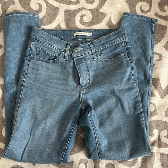 Levi’s Shaping Skinny Jean - Picture 2 of 4